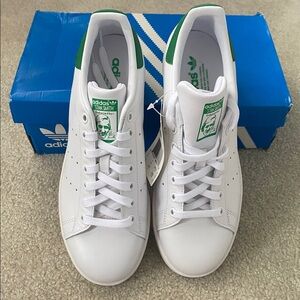 Adidas Stan Smith White and Green Shoes. NWT. Size 7.5